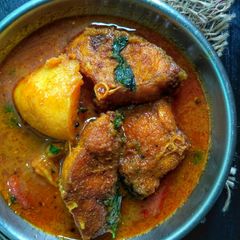 A picture of Fish curry.