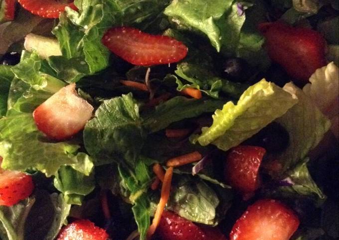 Simple Way to Prepare Ultimate Candy's Summer Salad