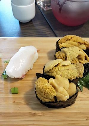 Hình của món Cầu gai sasimi.