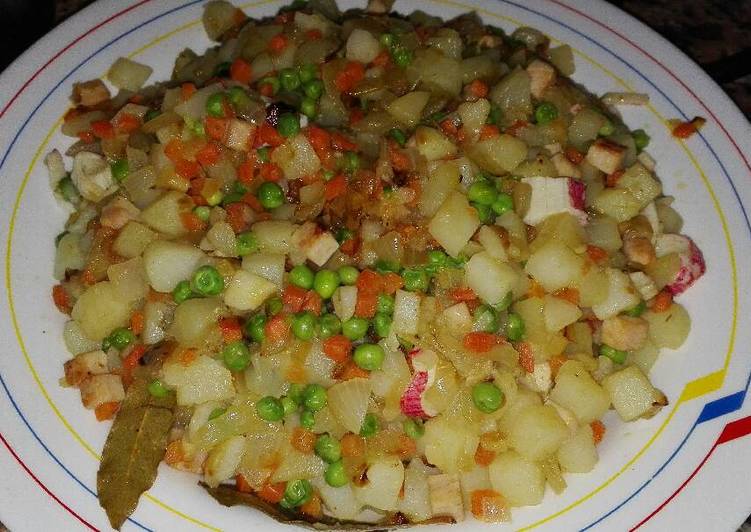 Verdura con surimi y taquitos de pavo