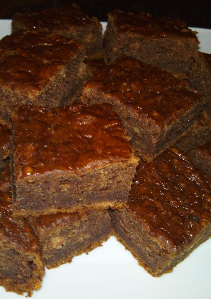 Una foto de Brownie de banana y cacao fácil