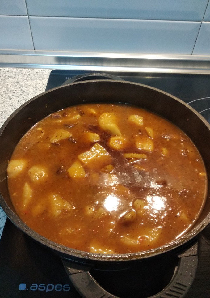 Una foto de Patatas con ternera (para diario)