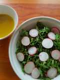Ensalada de arúgula y rábanos con citronette