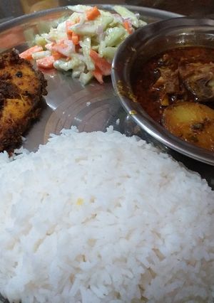 स्पाइसी चिकन करी(spicy chicken curry recipe in hindi) रेसिपी मुख्य फोटो
