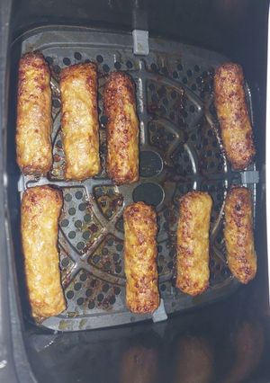 O poză a rețetei Mici de curcan la air fryer! De 1 mai, 2 mai, si de si mai multe zile fericite! :).
