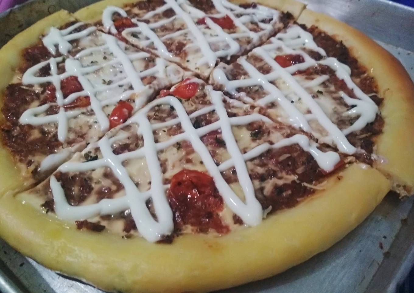 American pizza top with bolognese