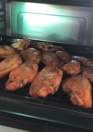 รูปของ ปีกไก่อบซอสบาร์บีคิว