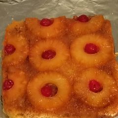 A picture of Belowthegrid's Pineapple Upside Down Cake.