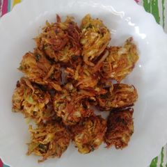 A picture of سبزی پکوڑے.