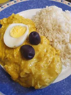 Una foto de Ají de pollo peruanisimo