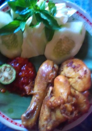 Foto resep Ayam goreng komplit