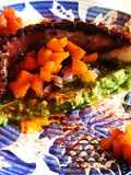 Pulpo a la brasa con guacamole, pimentón ahumado y un toque dulce