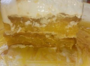 Una foto de Torta manjar de naranja