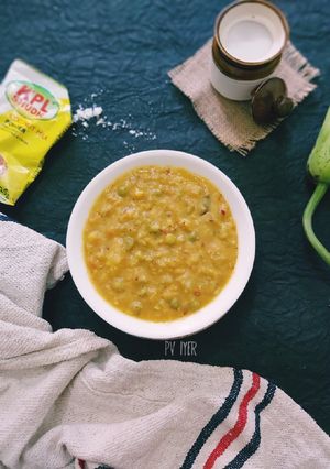 A picture of South Indian Bottle Gourd Curry Sorraikai Kootu Lockdown recipe.