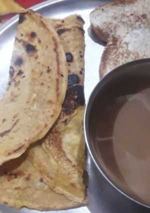 बेसन का चीला (besan ka cheela recipe in Hindi) रेसिपी मुख्य फोटो