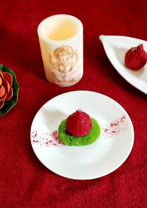 रवा बीटरूट मोदक(RAVA BEETROOT MODAK RECIPE IN HINDI) रेसिपी मुख्य फोटो