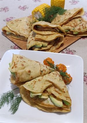 Cukkini palacsinta, fűszeres avokádó töltelékkel recept fotója