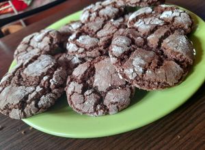 Una foto de Galletitas de chocolate craqueladas