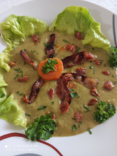 Saláta főzelék, bacon chips-szel recept fotója