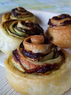 Foto di Roselline di zucchine e galbanino, in friggitrice ad aria