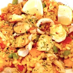 A picture of Paella.