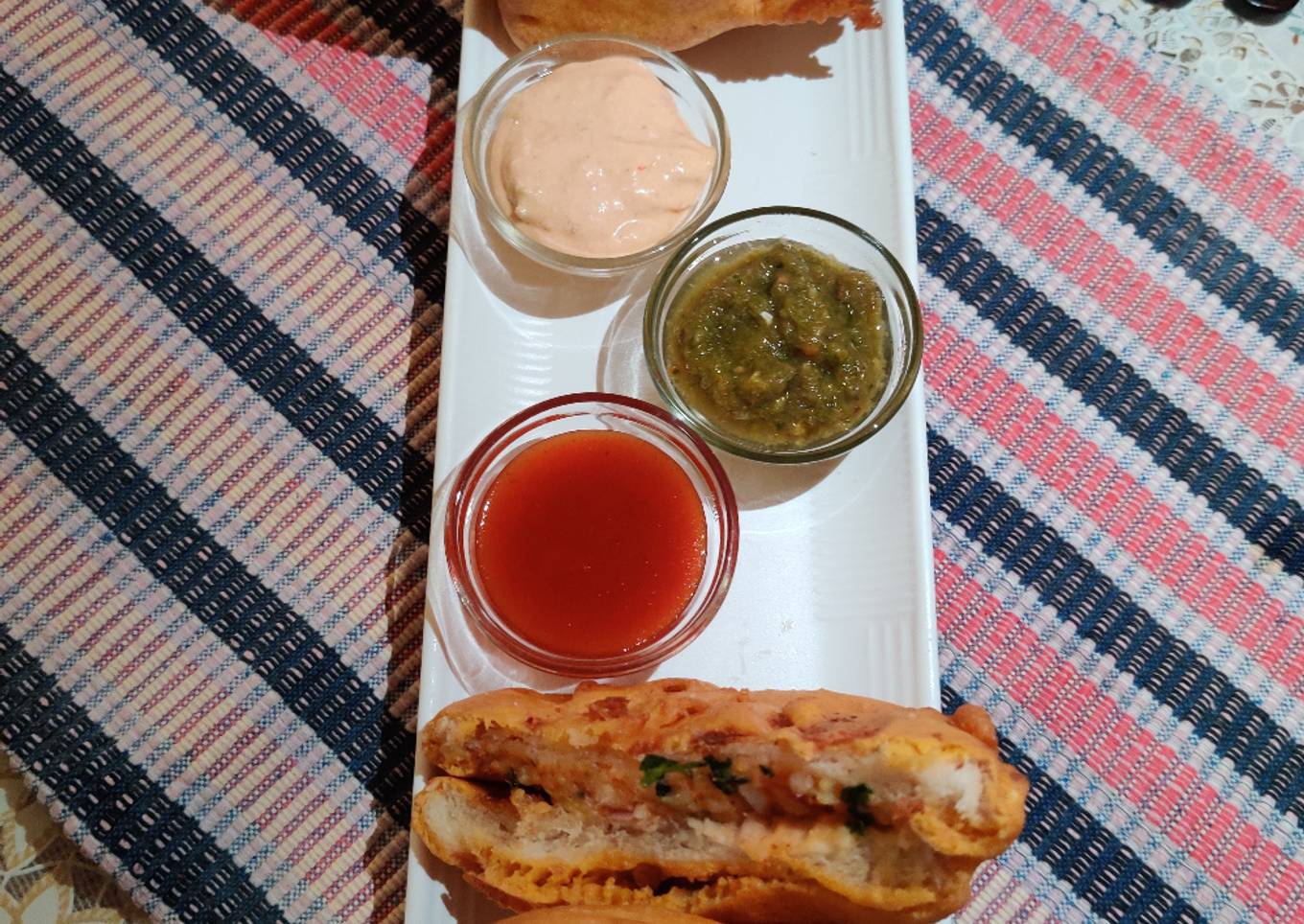 Stuffed Bread Pakoras