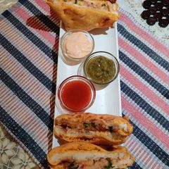 A picture of Stuffed Bread Pakoras.