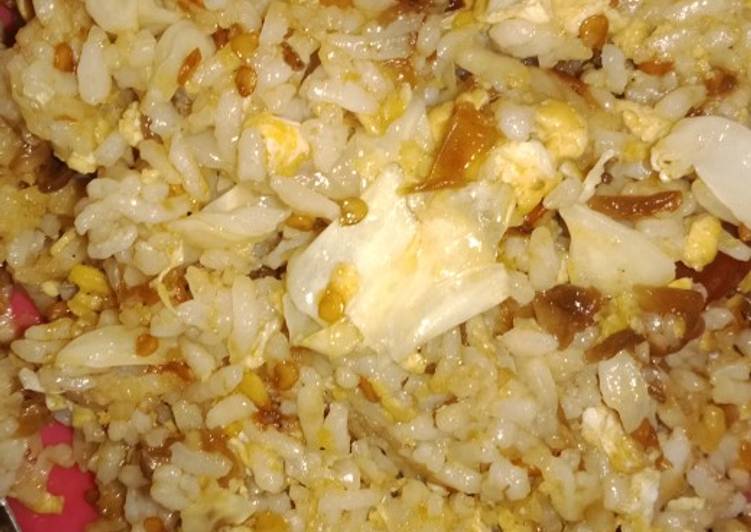 Langkah Mudah Menyiapkan Nasi goreng sambel bawang Top Enaknya