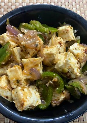 A picture of Capsicum paneer sabzi.
