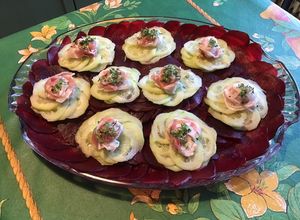 Une photo de Carpaccio de betteraves rouges aux concombre et pancetta