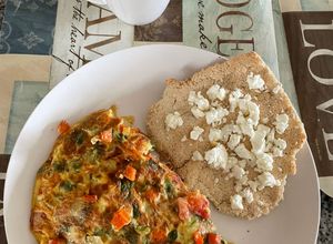 Una foto de Desayuno nutritivo: Omelette de vegetales