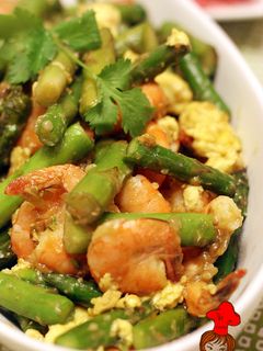 綠蘆筍炒蝦仁 Stir Fry Asparagus with Shrimp 的食譜成品照片