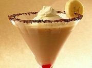 Una foto de banana milkshake