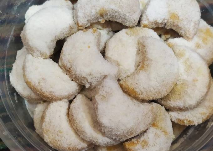 132. Kue Putri Salju