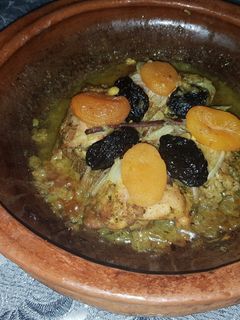 صورة لوصفة طاجين الدجاج بالبرقوق و المشماش