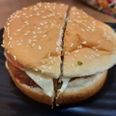 Burger 🍔 A picture of Burger 🍔.