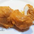 Huevos rellenos de bonito, salsa de tomate y mayonesa