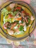 Ensalada de vieiras y gambas langostineras