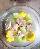 Canh su su ngô ngọt hầm xương