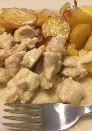 O poză a rețetei Piept de pui cu smântână.