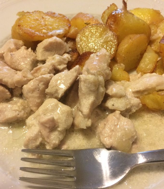 O poză a rețetei Piept de pui cu smântână.