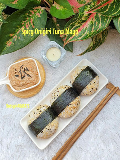Foto resep Spicy Onigiri Tuna Mayo
