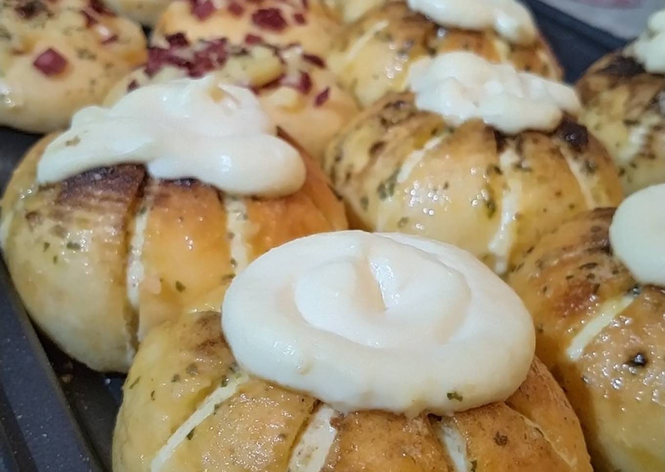 Korean Garlic Bread & Cheese Smoked Beef Boat