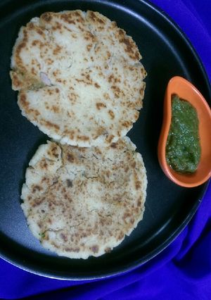 A picture of Suji Aloo paratha.
