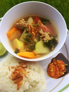 Foto resep Sop daging sapi (kuah sop iga super gampang modal iris cemplung)