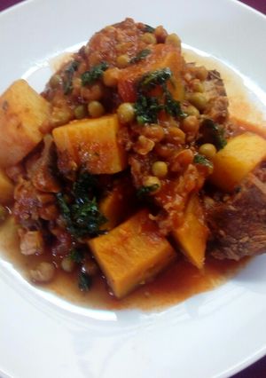 Una foto de Estofado de carne con lo que hay en la heladera