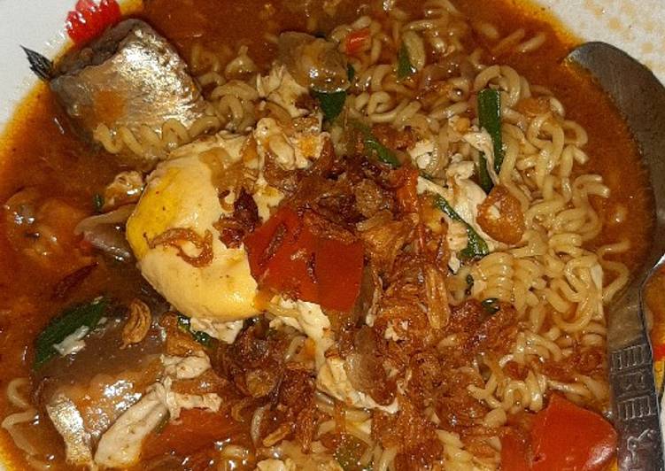 makanan Mie rebus ikan sarden huhah yang Lezat