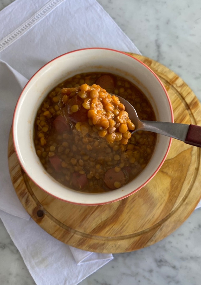Una foto de Sopa de lentejas