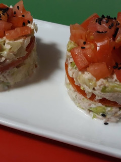 Una foto de Ensaladilla de lechuga y atún