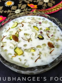 साबुदाणा खीर (Sabudana kheer recipe in marathi) रेसिपी चे मुख्य फोटो 